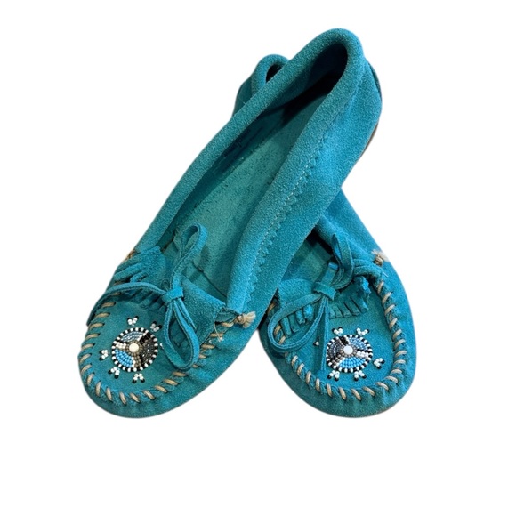 Minnetonka Shoes - Minnetonka Turquoise Moccasins with Beaded Design